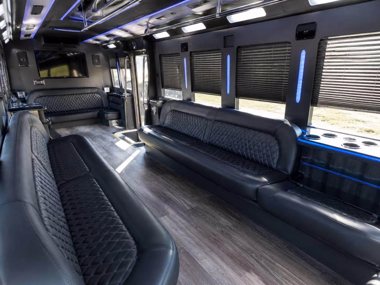 bus rentals for bands performers and touring groups in the oxnard area