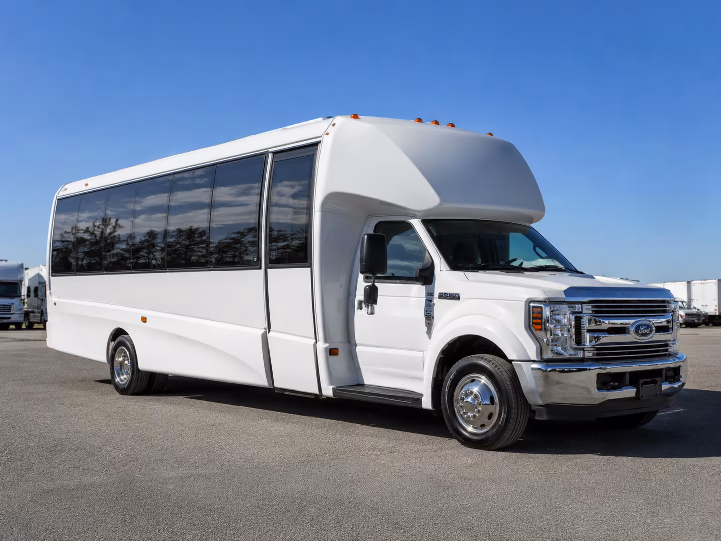 minibuses for speaker transfers and vip convention logistics in oxnard