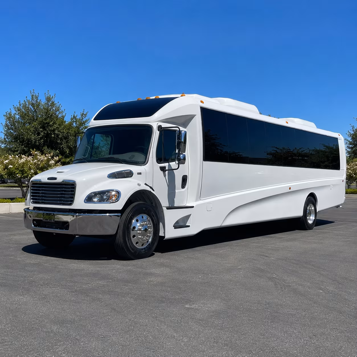 oxnard 25 passenger minibus