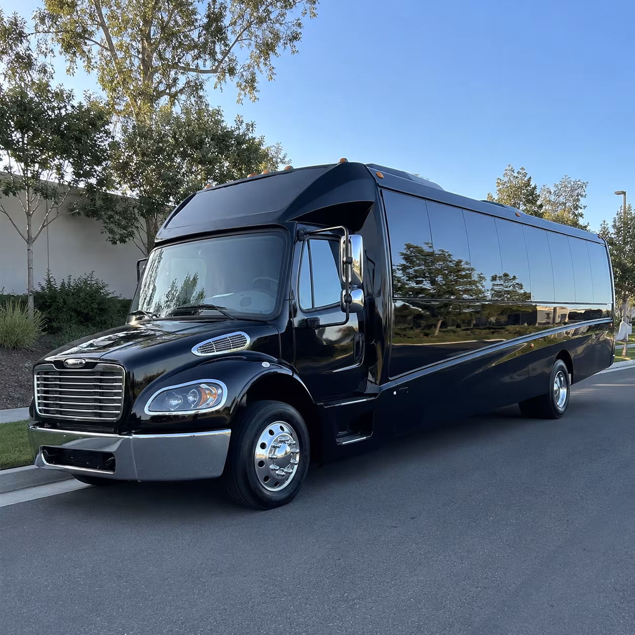 oxnard 30 passenger minibus